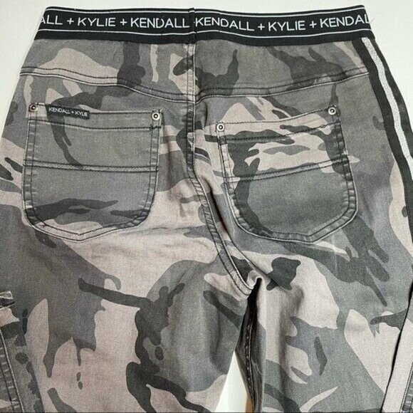 Kendall + Kylie Women's Camo Denim Leggings Medium - Picture 9 of 9